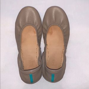 TIEKS // Taupe